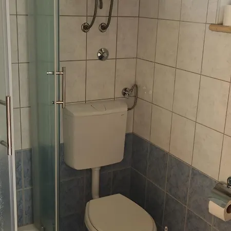 Flora With Pool By Guide Appartamento Pola