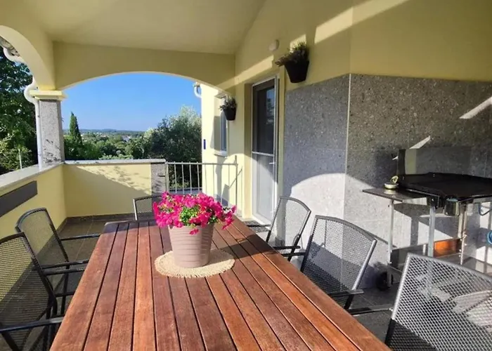 Flora With Pool By Guide Appartement