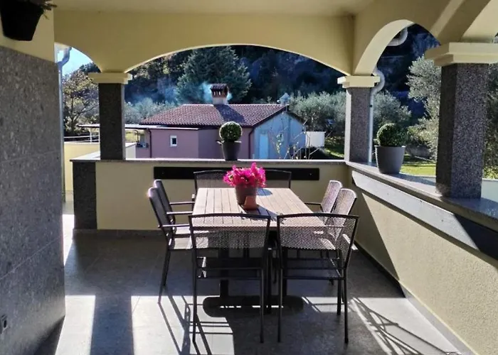 Flora With Pool By Guide Appartement