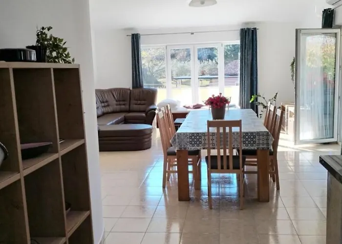 Flora With Pool By Guide *