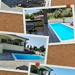 Flora With Pool By Guide Apartmán *