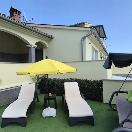 Apartment Flora With Pool By Guide