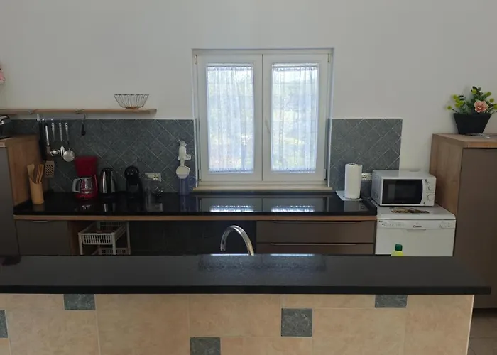 Flora With Pool By Guide Appartement