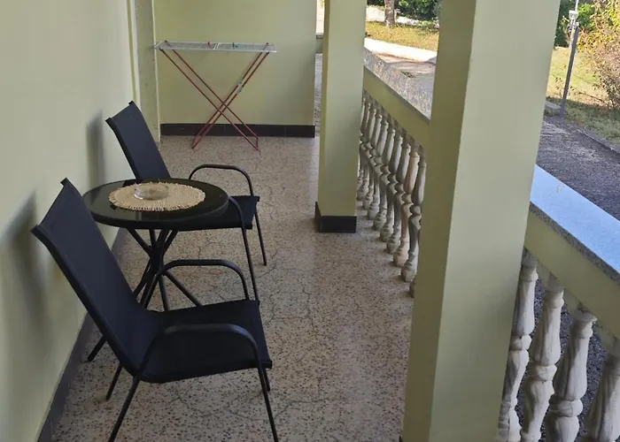 Apartment Flora With Pool By Guide